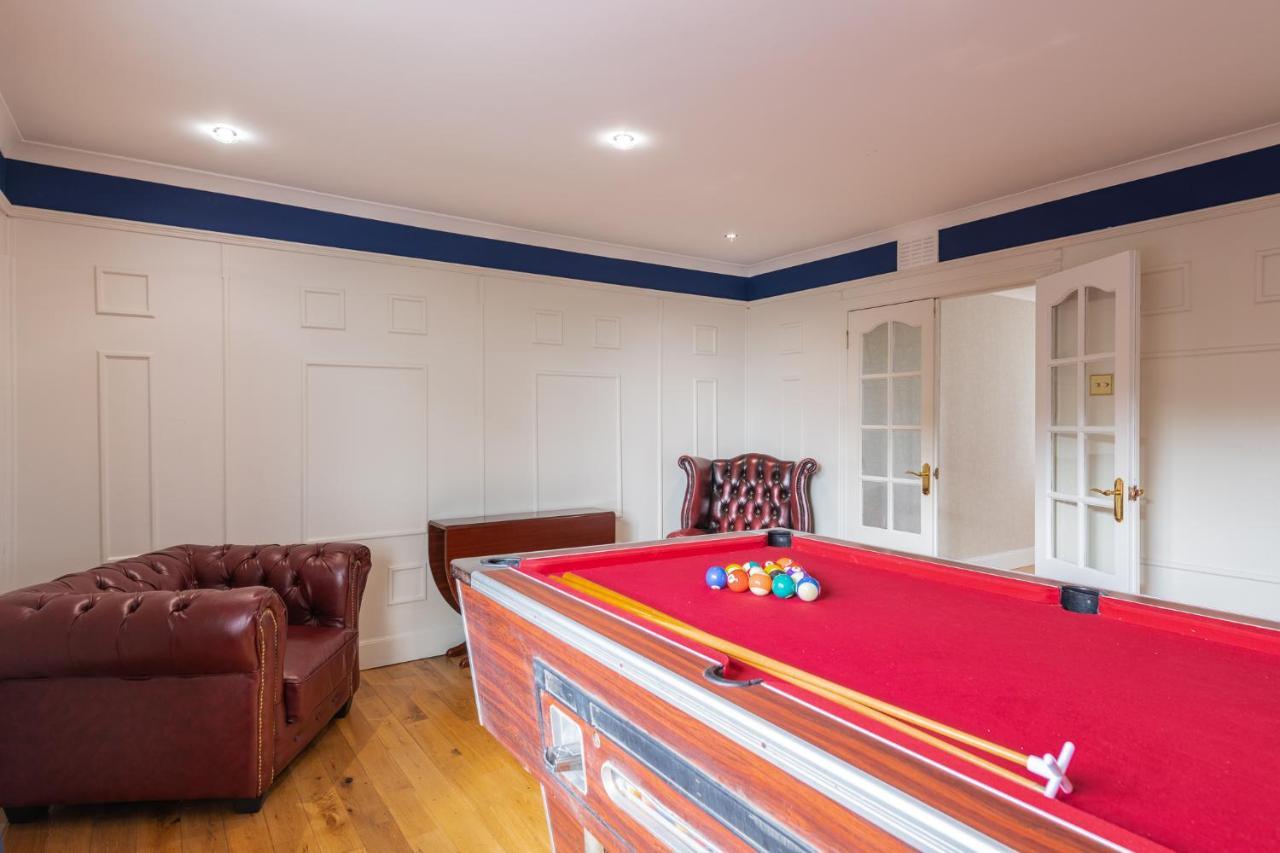Newmilns Alton Villa, Sleeps 12, Great For Families, Undercover Hotub & Games Room מראה חיצוני תמונה